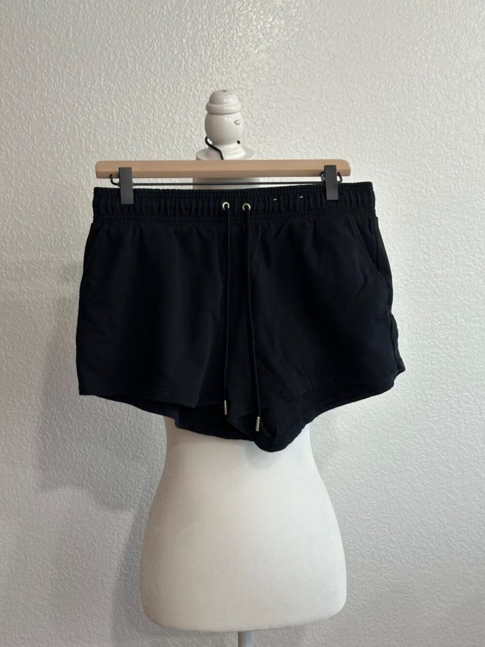 Auden Black Lounge Shorts Women’s Medium Drawstring Elastic Waist Comfy Casual S - Picture 2 of 6